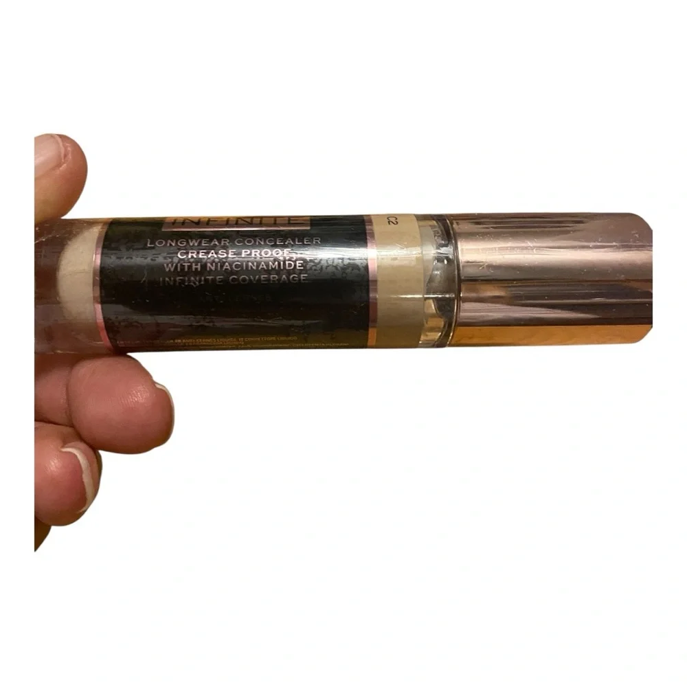 Revolution Conceal & Define Infinite Concealer - C2